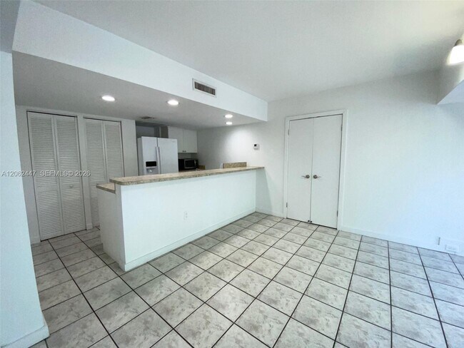 Building Photo - 6414 Miami Lakes Dr