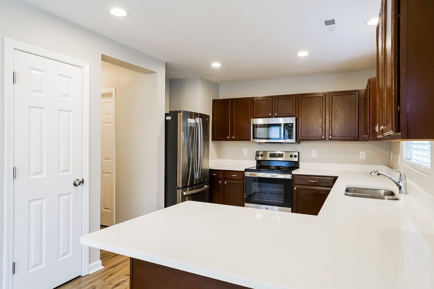 Building Photo - 8174 Cohosh Ct