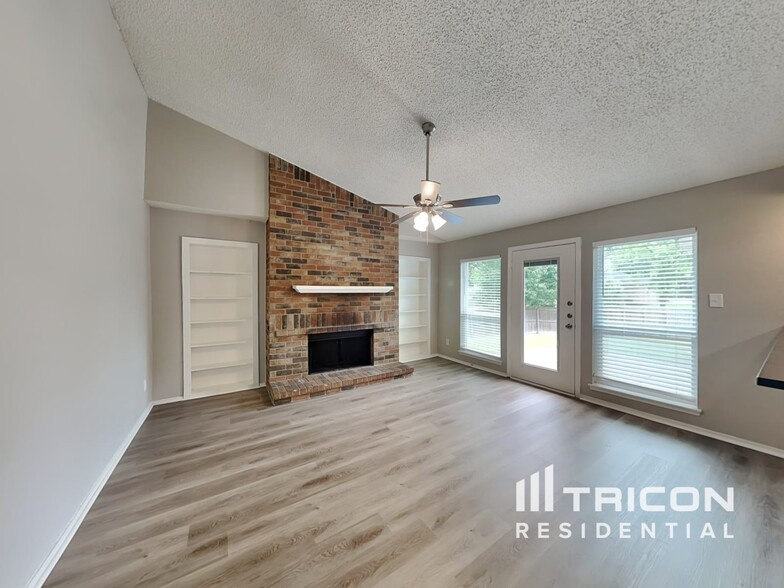 Building Photo - 1040 Twin Falls Dr