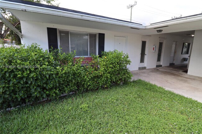 Building Photo - 1708 N 16th Ave