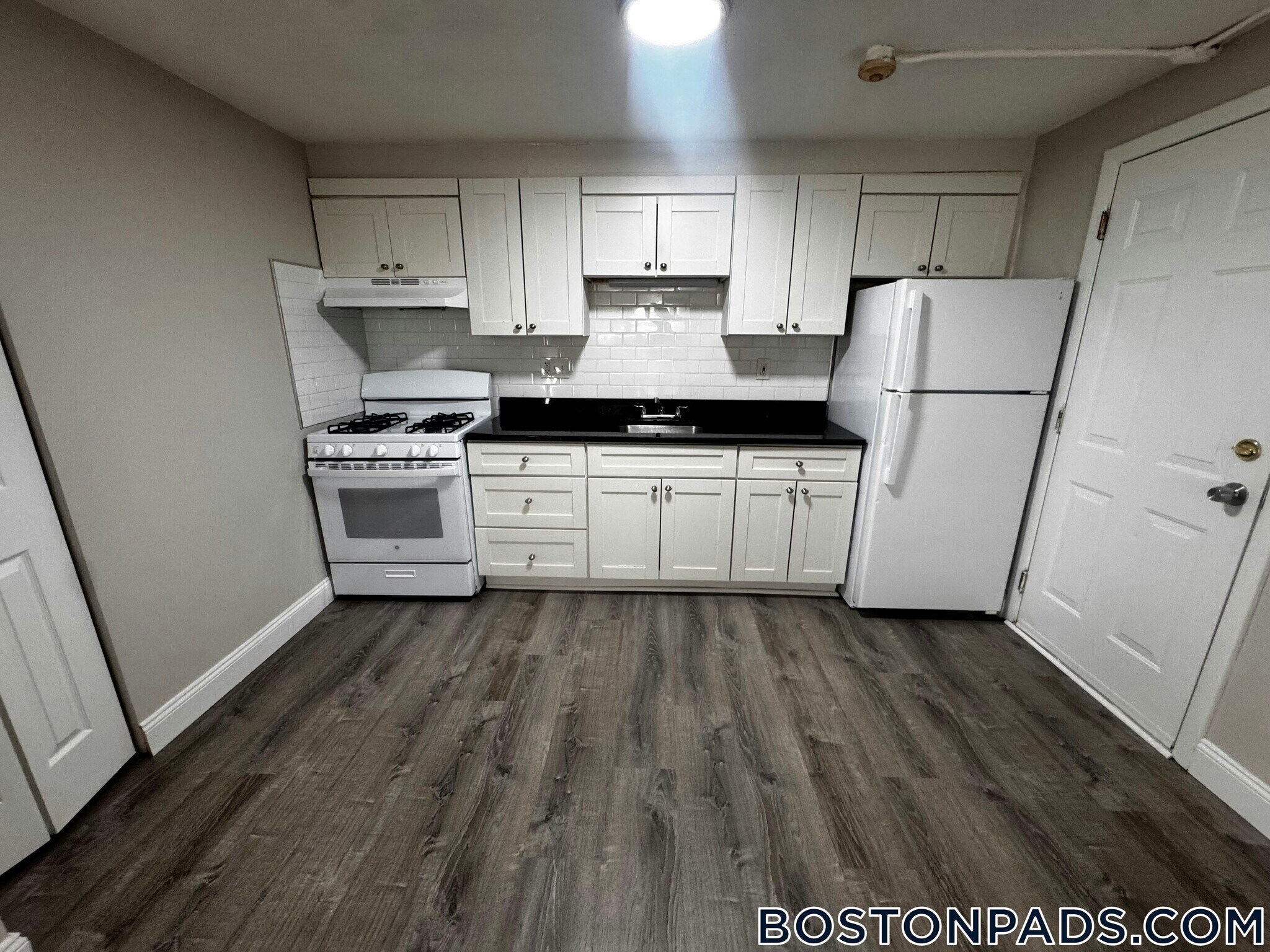 Building Photo - 148 Stevens St