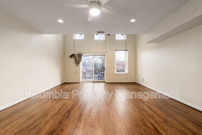 Building Photo - 127 11th St NE