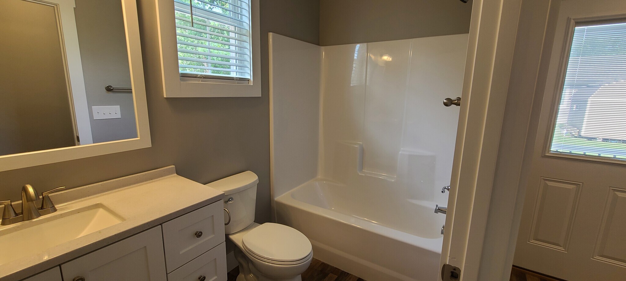 Building Photo - 109 Stone Dr