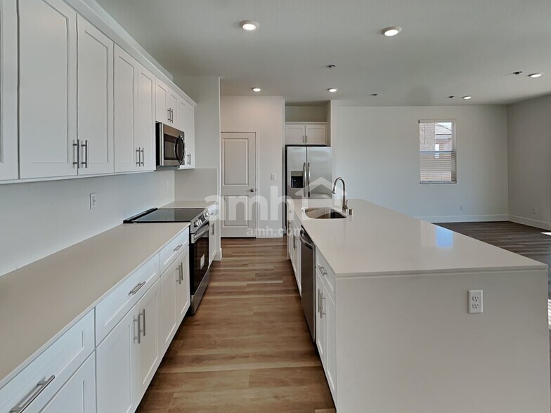 Building Photo - 7919 Banquero Ct