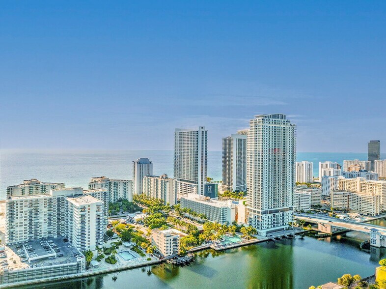 Building Photo - 4111 S Ocean Dr