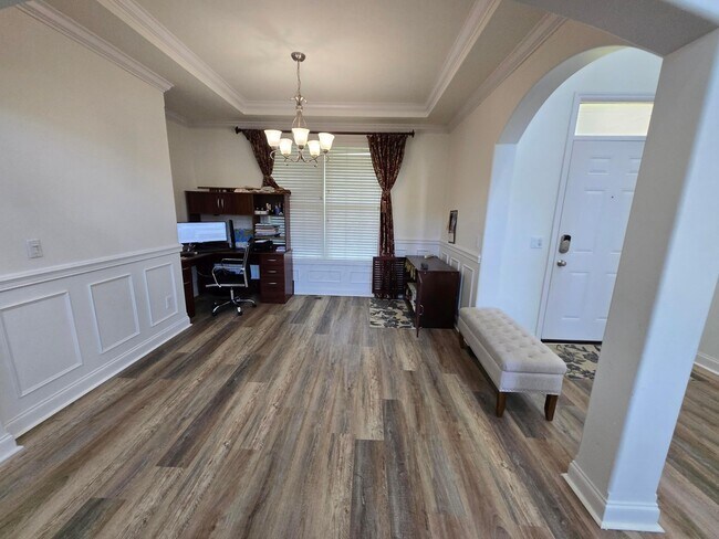 Building Photo - 329 Dovetail Dr