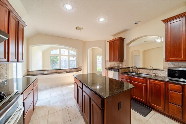 Building Photo - 28210 Cross Creek Springs Ln