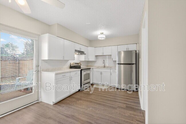 Building Photo - 500 Paragon Mills Rd