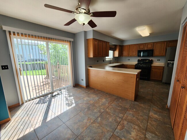Building Photo - 5512 Stonybrook Dr