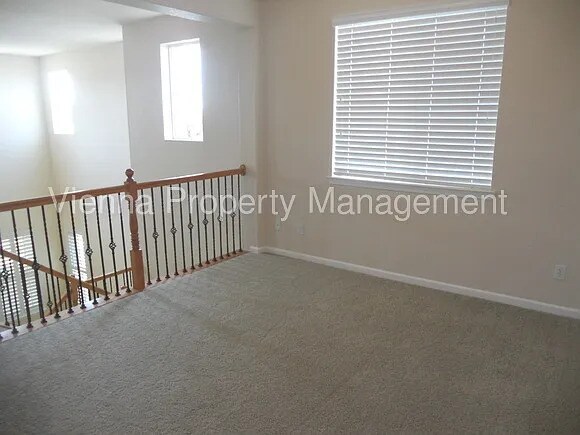 Building Photo - 6768 Maple Creek Dr