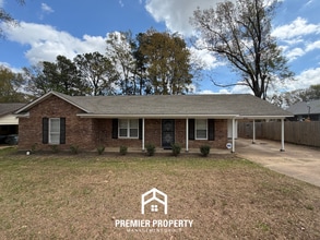 Building Photo - Spacious 4BR/2BA Home in Bartlett Cove | Brick Fireplace & Formal Dining