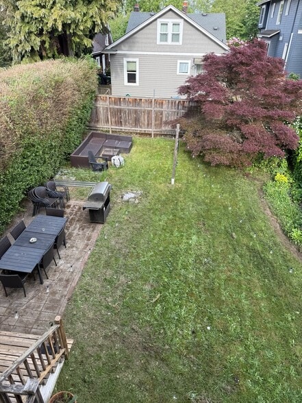 Building Photo - 4534 Thackeray Pl NE