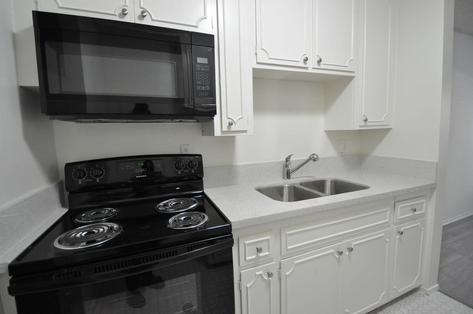 Building Photo - 4936 Whitsett Ave