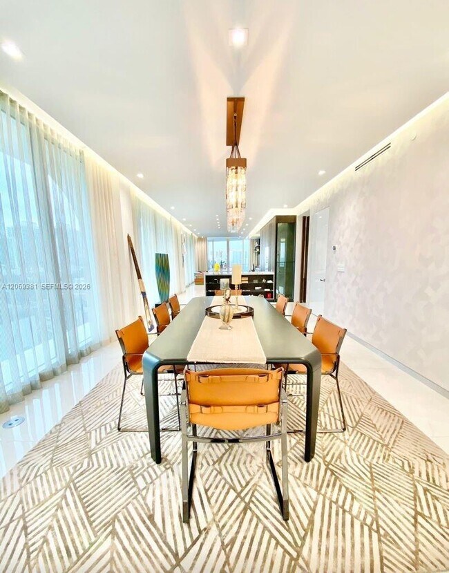 Building Photo - 16901 Collins Ave