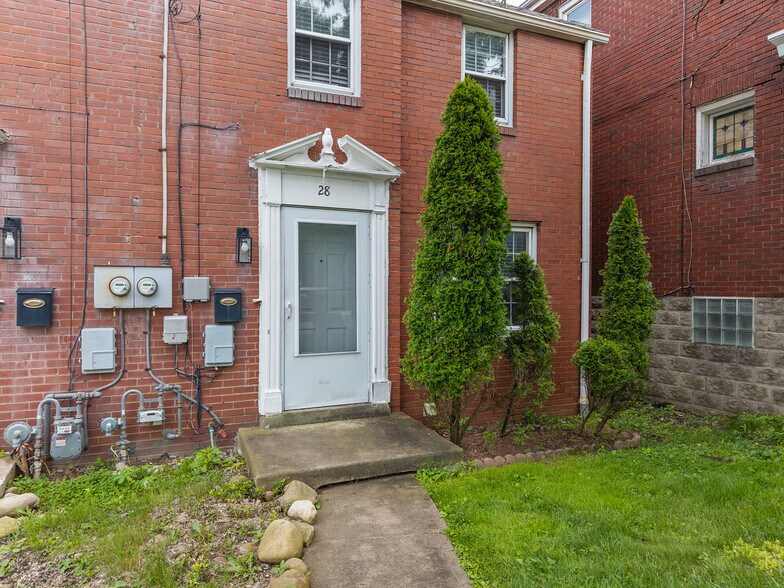 Building Photo - 28 Hillman St