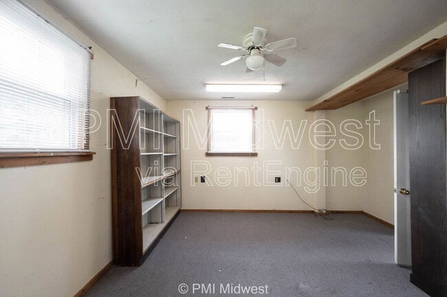 Building Photo - 126 Lewis Dr