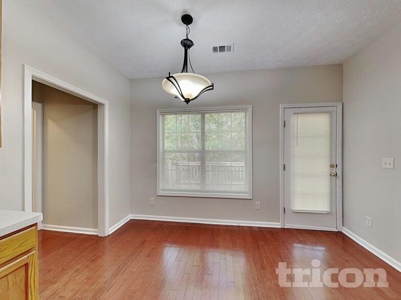 Building Photo - 5378 Fawn Ivey Ln