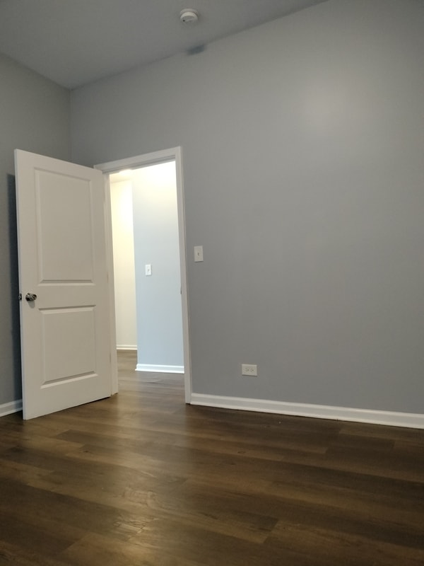 Building Photo - 5725 S Green St