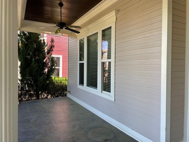 Building Photo - Fabulous Three Bedroom Home in Antiquity