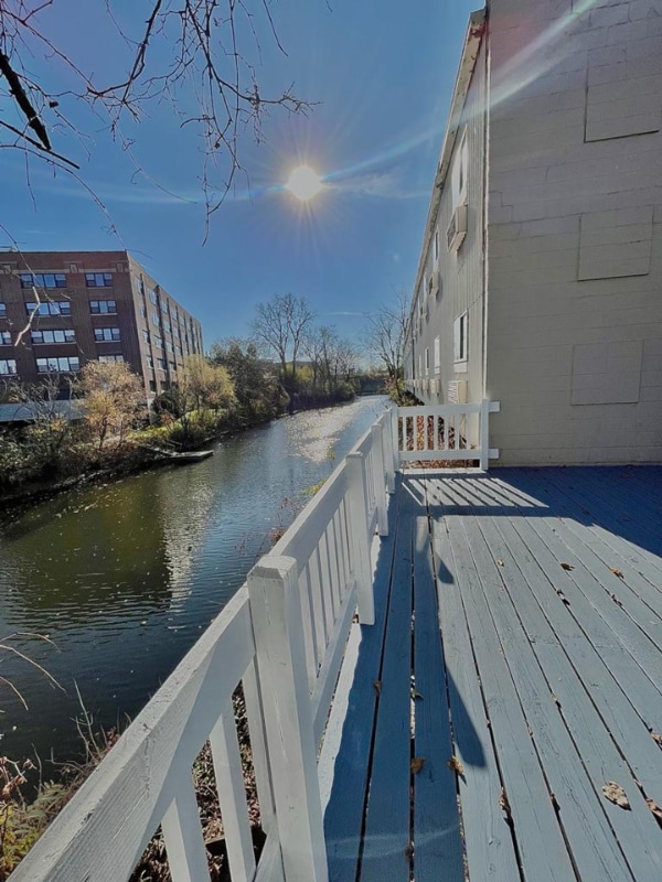 Building Photo - 111 S Summit St