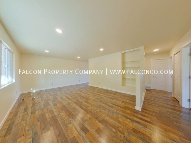 Building Photo - 475 Loomis Ave