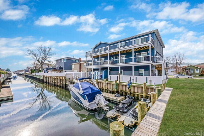 Building Photo - 449 Nassau Ave