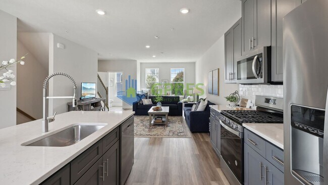 Building Photo - Upscale 3BR Townhome with Study, 2-Car Garage & Modern Finishes in McCandless Square