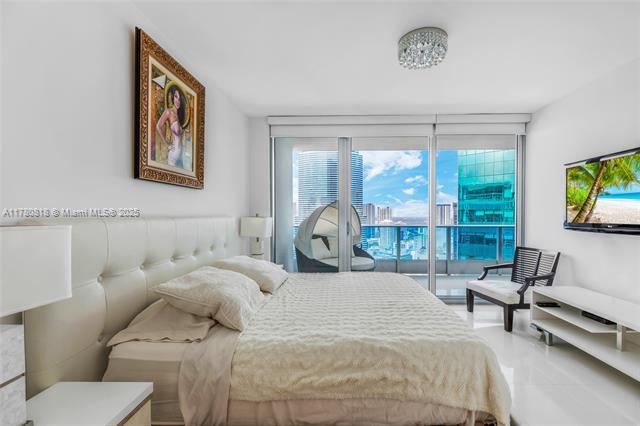 Building Photo - 200 Biscayne Boulevard Way
