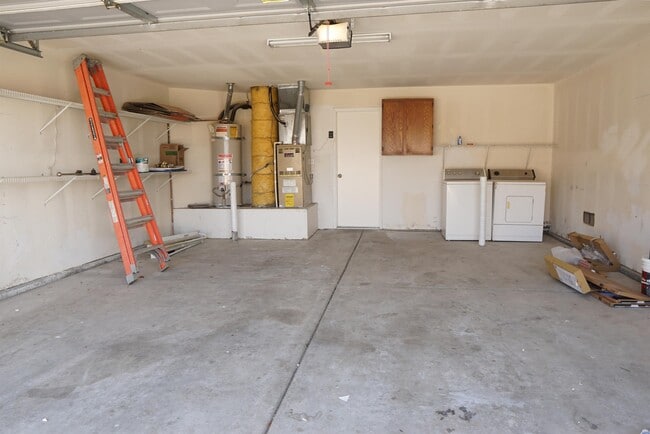 Building Photo - 52905 Avenida Rubio