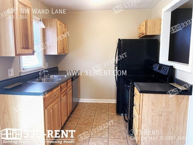 Building Photo - You'll be able to move around in this one ...