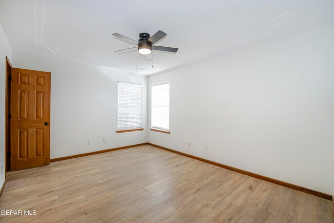 Building Photo - 929 Totonaca Ln