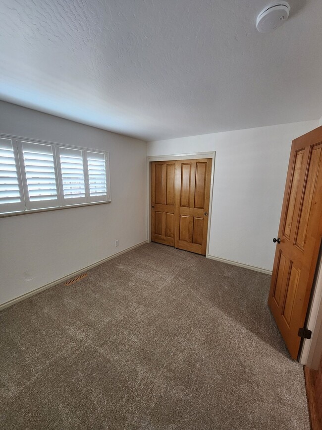 Building Photo - 1231 Padre Dr