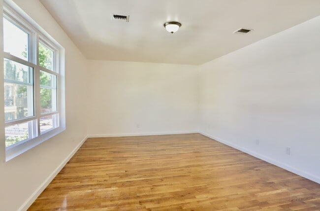 Building Photo - 6207 Newkirk Ave