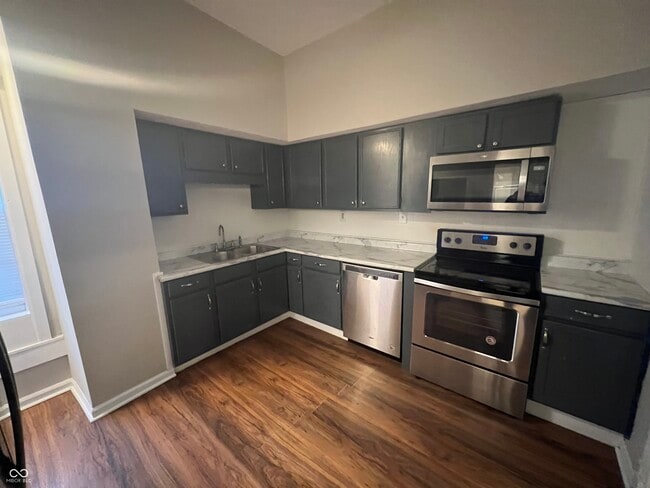 Building Photo - 2509 E 10th St