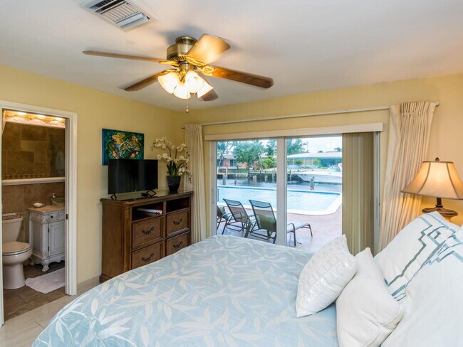 Building Photo - 4930 NE 27th Ave