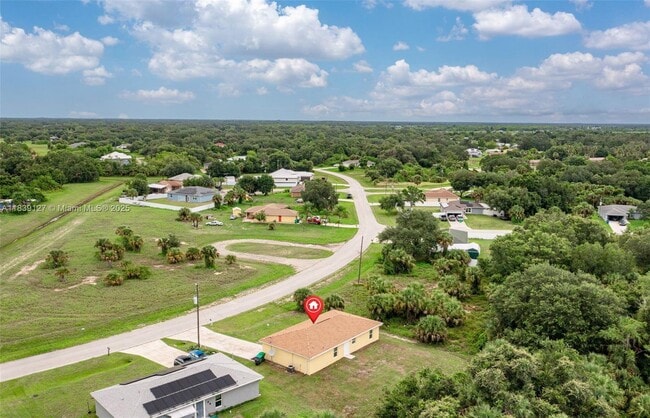 Building Photo - 2069 Detroit Dr