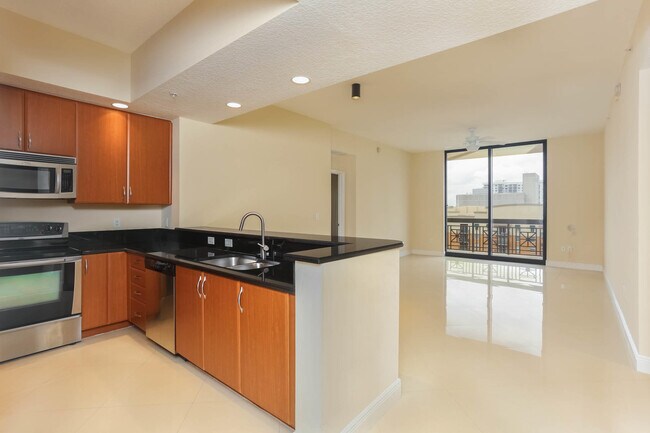 Building Photo - 701 S Olive Ave