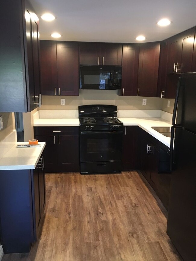 Building Photo - 859-861 Mola Vista Way