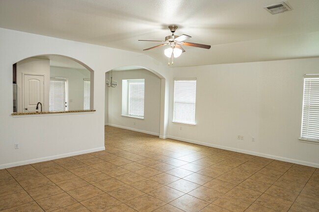 Building Photo - 110 Kingfisher Ln