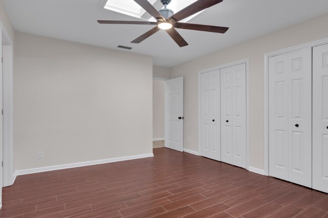 Building Photo - 967 Grand Canal St