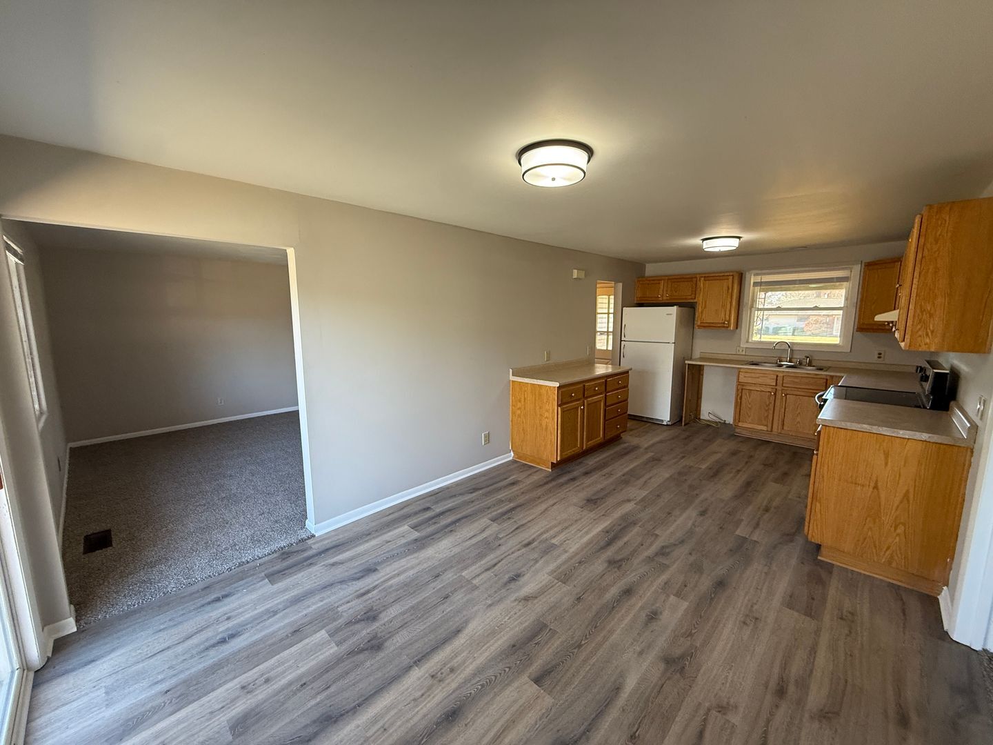 Building Photo - 4918 Dwight Dr