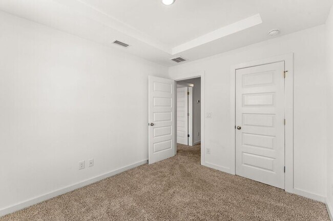 Building Photo - 409 N Gay Ave