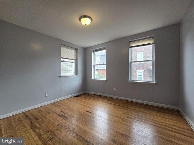 Building Photo - 623 N 32nd St