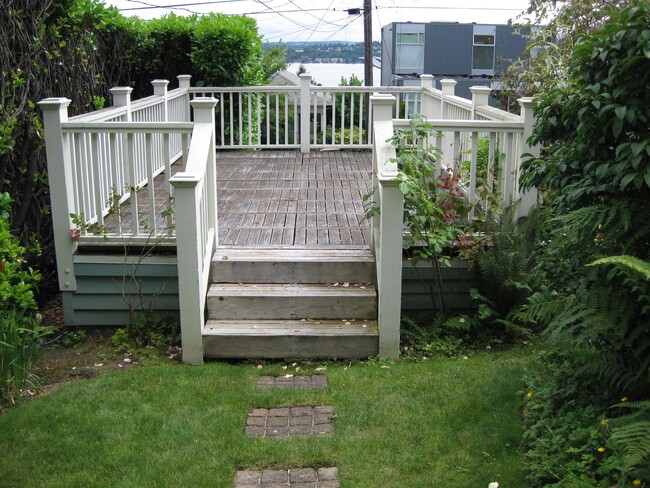 Building Photo - 3bd/2ba House in Leschi