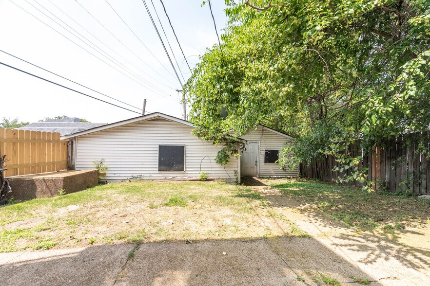 Building Photo - 4214 Neosho St