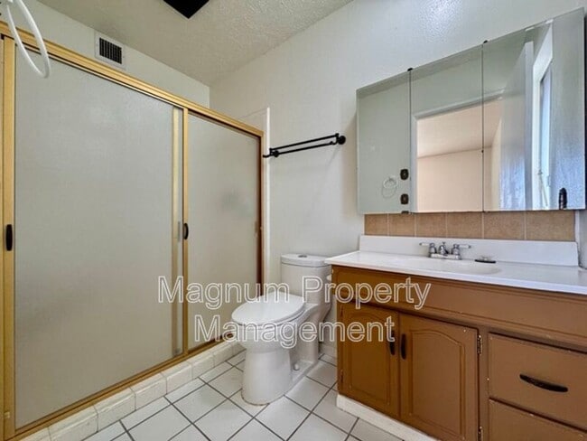 Building Photo - 29820 Thornhill Dr