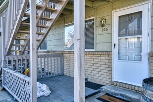 Building Photo - 2003 Terry St 106