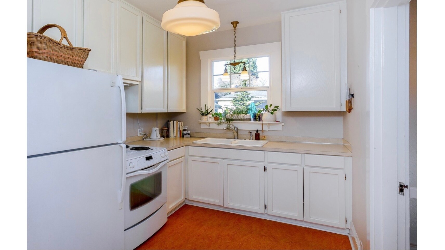 Building Photo - 4631 SE Clinton St