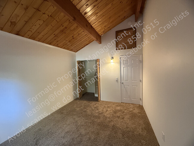 Building Photo - Pet-Friendly Two Bedroom Cabin in Sugarloaf!