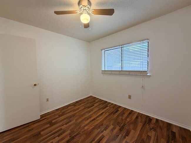 Building Photo - 12716 Covington Trail